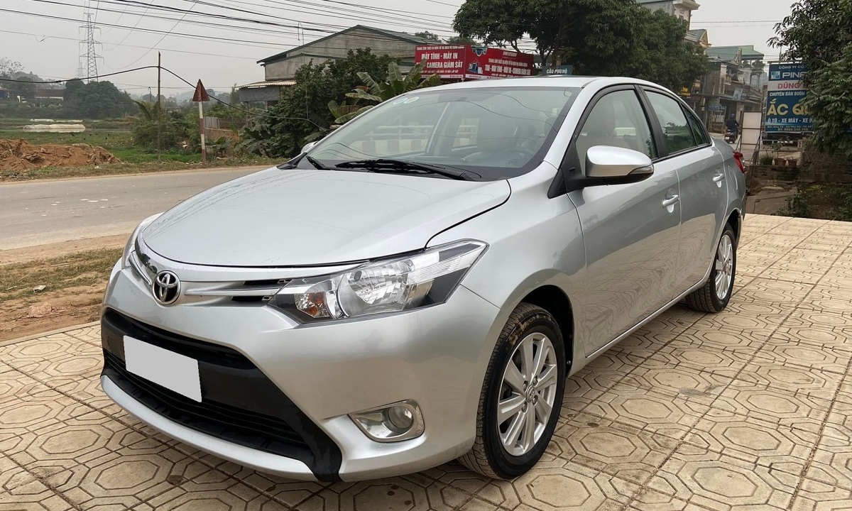 Ô tô cũ tầm giá 300 triệu đồng: Chiếc xe này đáng mua hơn Toyota Vios, Honda City- Ảnh 1.