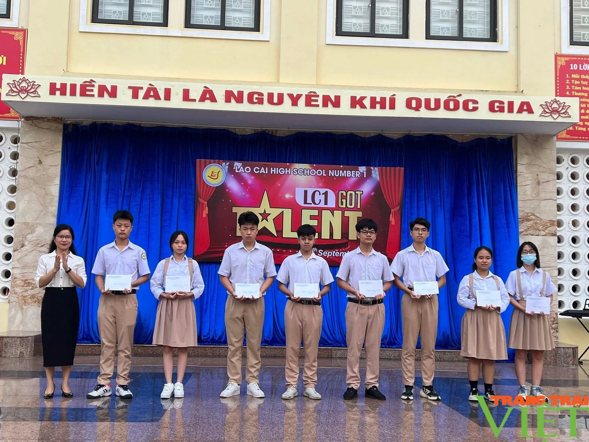 Trường THPT số 1 TP. Lào Cai có nhiều học sinh đạt chứng chỉ Tin học quốc tế - Ảnh 2. Trường THPT số 1 TP. Lào Cai có nhiều học sinh đạt chứng chỉ Tin học quốc tế - Ảnh 2.