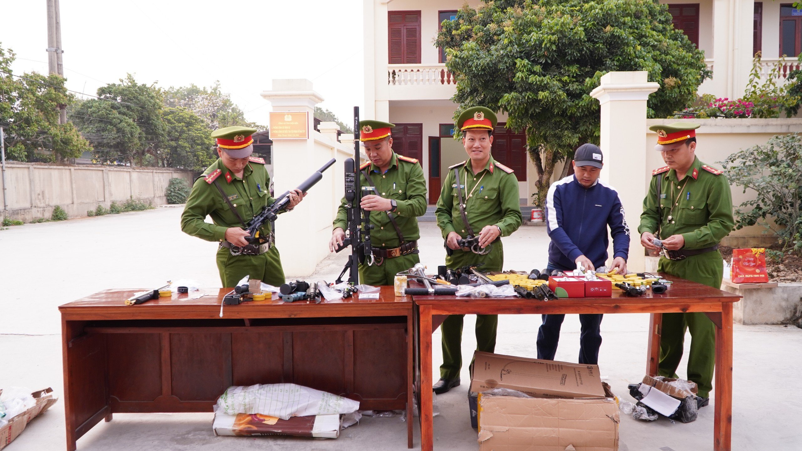 Điện Biên: Tăng cường đảm bảo an ninh trật tự các ngày lễ lớn- Ảnh 1. Điện Biên: Tăng cường đảm bảo an ninh trật tự các ngày lễ lớn- Ảnh 1.