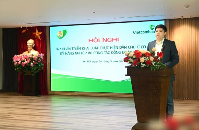 Công đoàn Vietcombank tổ chức Hội nghị tập huấn Luật thực hiện dân chủ ở cơ sở và kỹ năng nghiệp vụ công đoàn 2024- Ảnh 1.