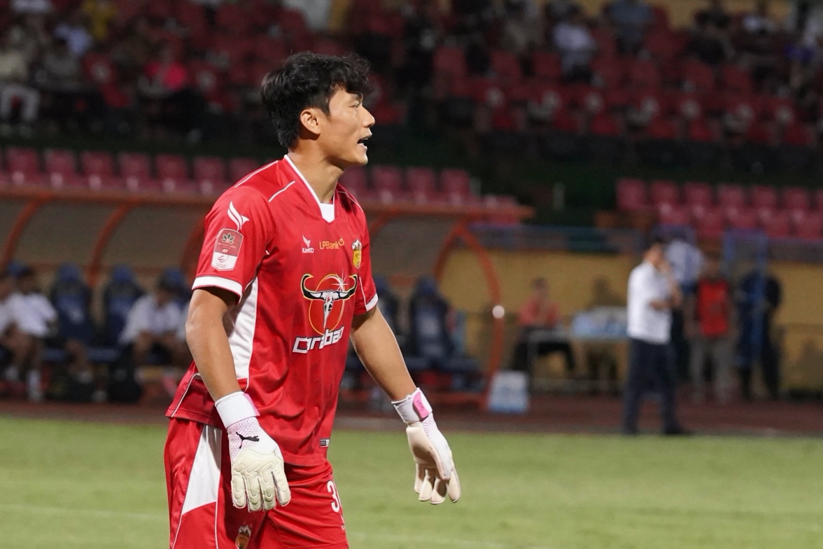 Tin sáng (31/5): HLV Vũ Tiến Thành hé lộ điều bất ngờ về tương lai Bùi Tiến Dũng- Ảnh 1.