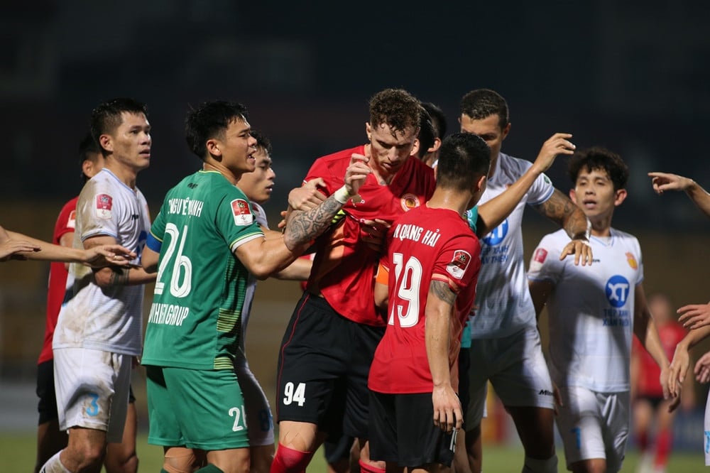 VAR vào cuộc, Thép Xanh Nam Định có chiến thắng trước CLB CAHN- Ảnh 11.