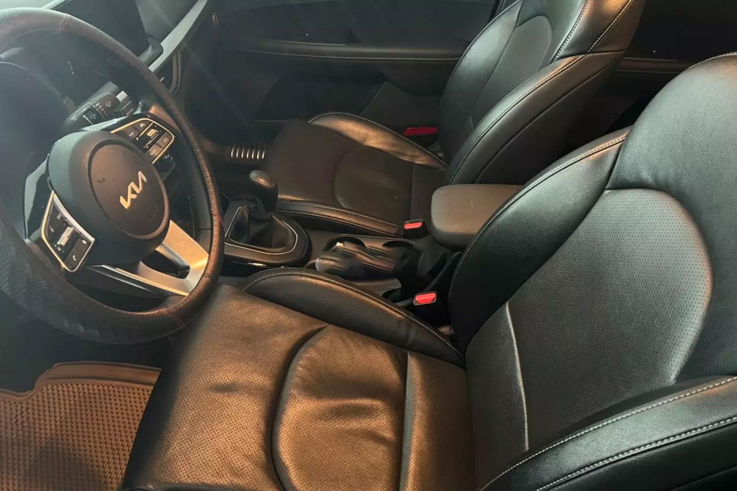 Ngỡ ngàng giá KIA K3 cũ rẻ hơn Toyota Vios sau 2 năm lăn bánh- Ảnh 5.