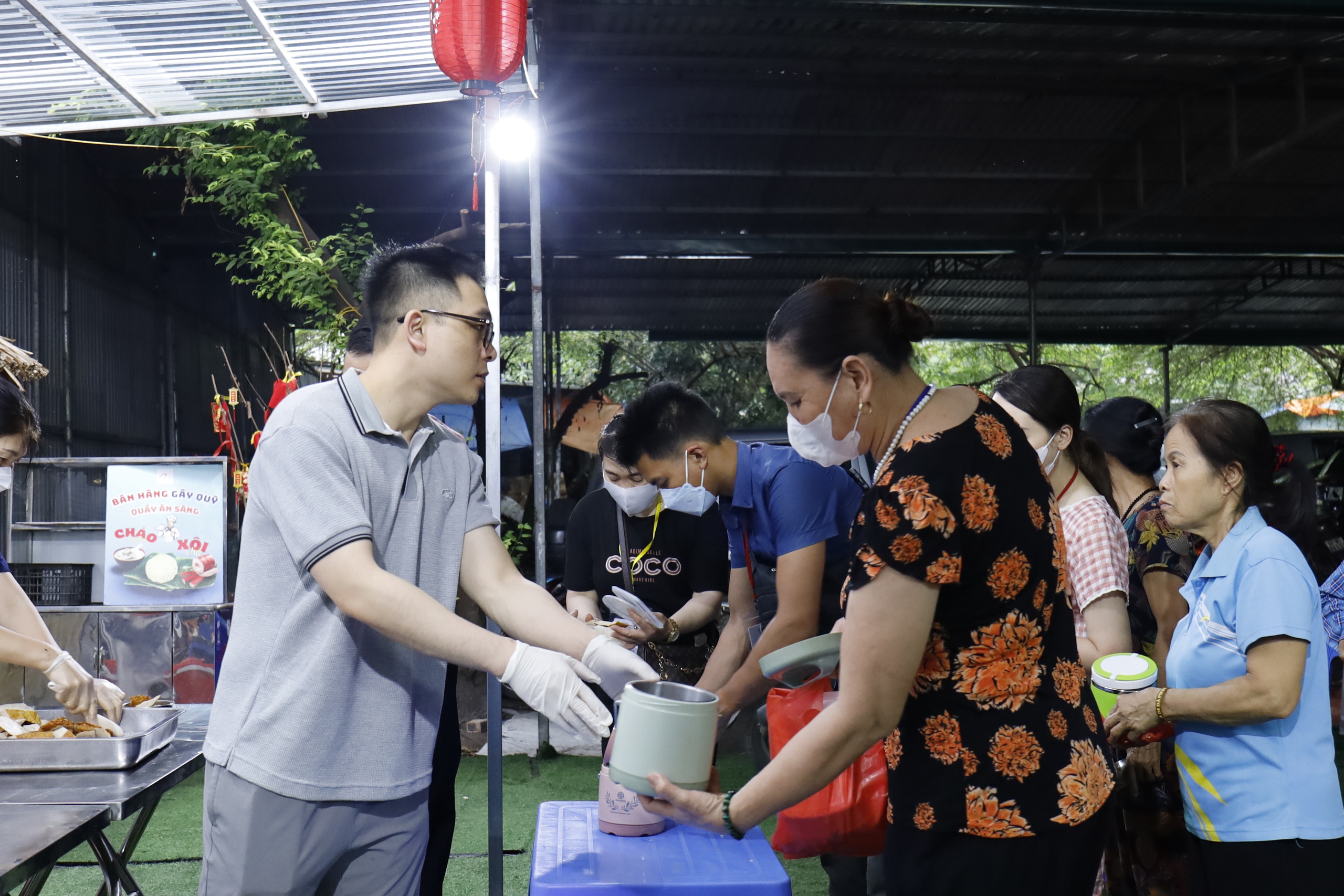 Dấu ấn ngày trở lại: Ấm lòng bữa “cơm nhà" đến với bệnh nhân sau kỳ nghỉ lễ- Ảnh 8.