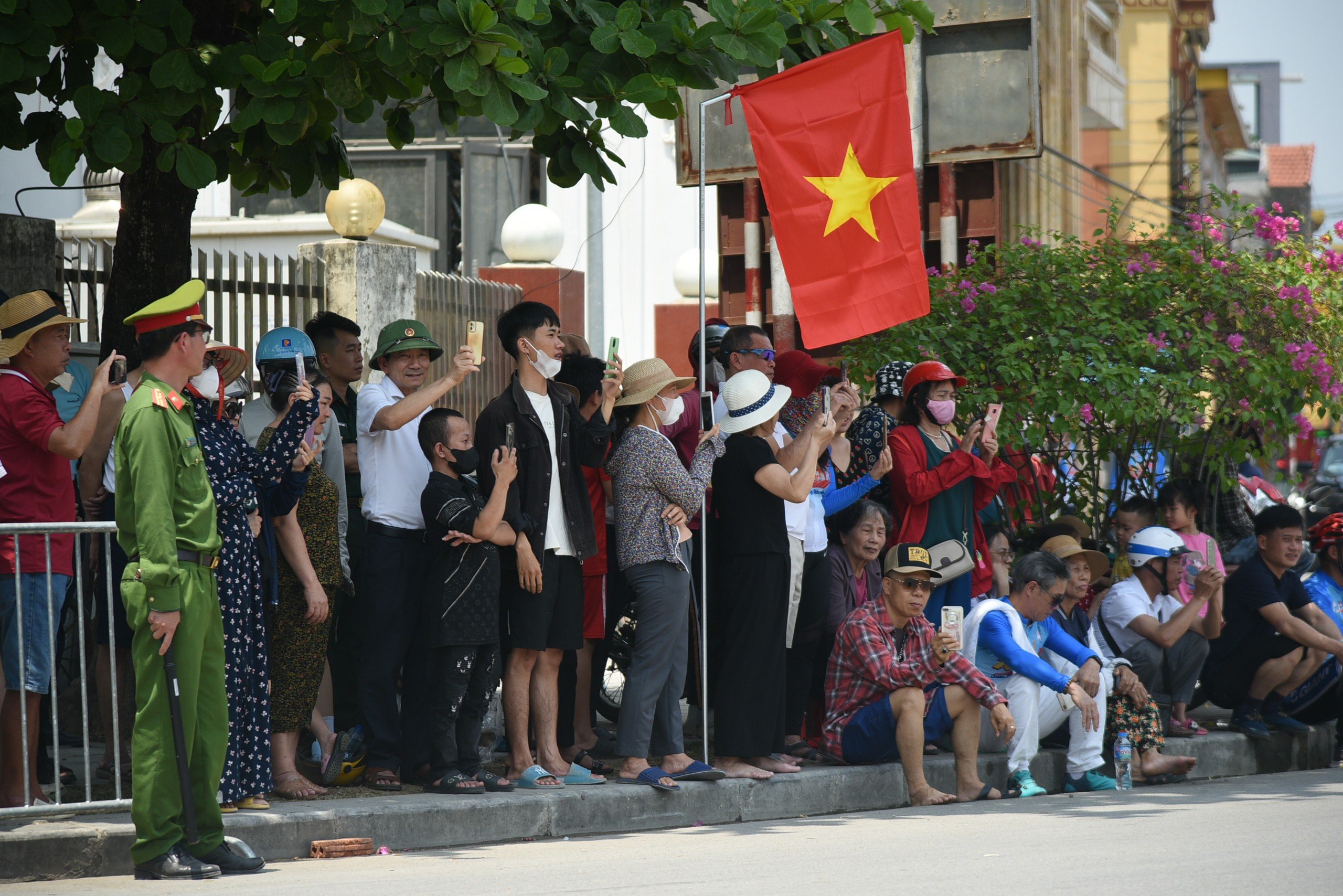 Chặng 4 Cuộc đua xe đạp Về Điện Biên Phủ - 2024: Từ kép phụ thành kép chính, Nguyễn Hướng về nhất!- Ảnh 6.