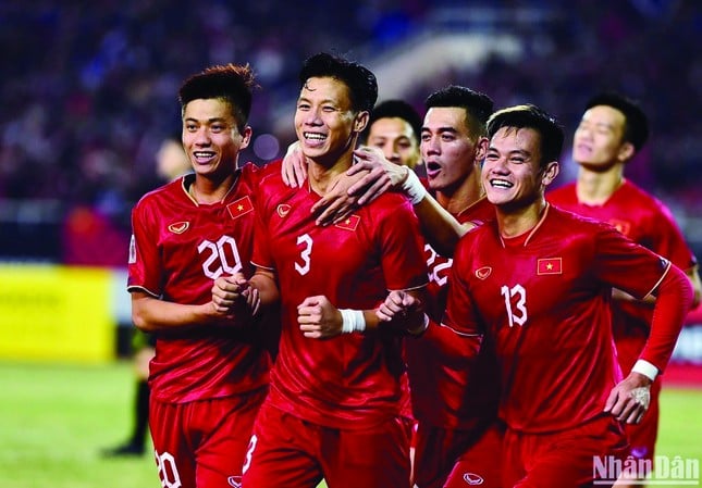 HLV Kim Sang-sik và thế cờ khó của VFF- Ảnh 1.