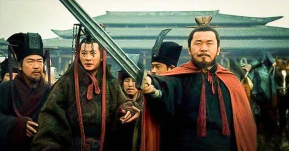 Vì sao Tào Tháo không giết Hán Hiến Đế mà còn gả cả con gái?- Ảnh 3.