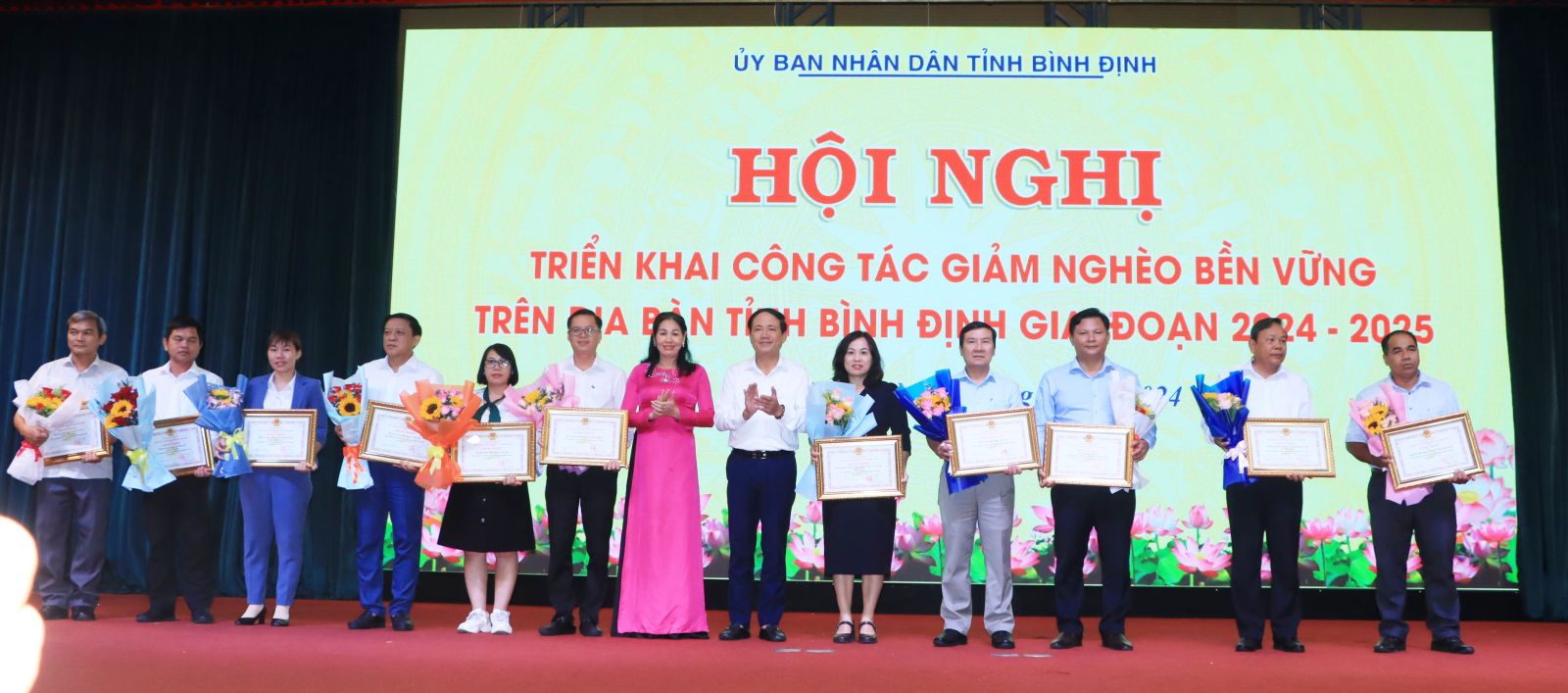 Bình Định: Giảm nghèo không chỉ "trao cần câu hay trao con cá" mà phải "dạy cách câu, tạo con cá"- Ảnh 3.