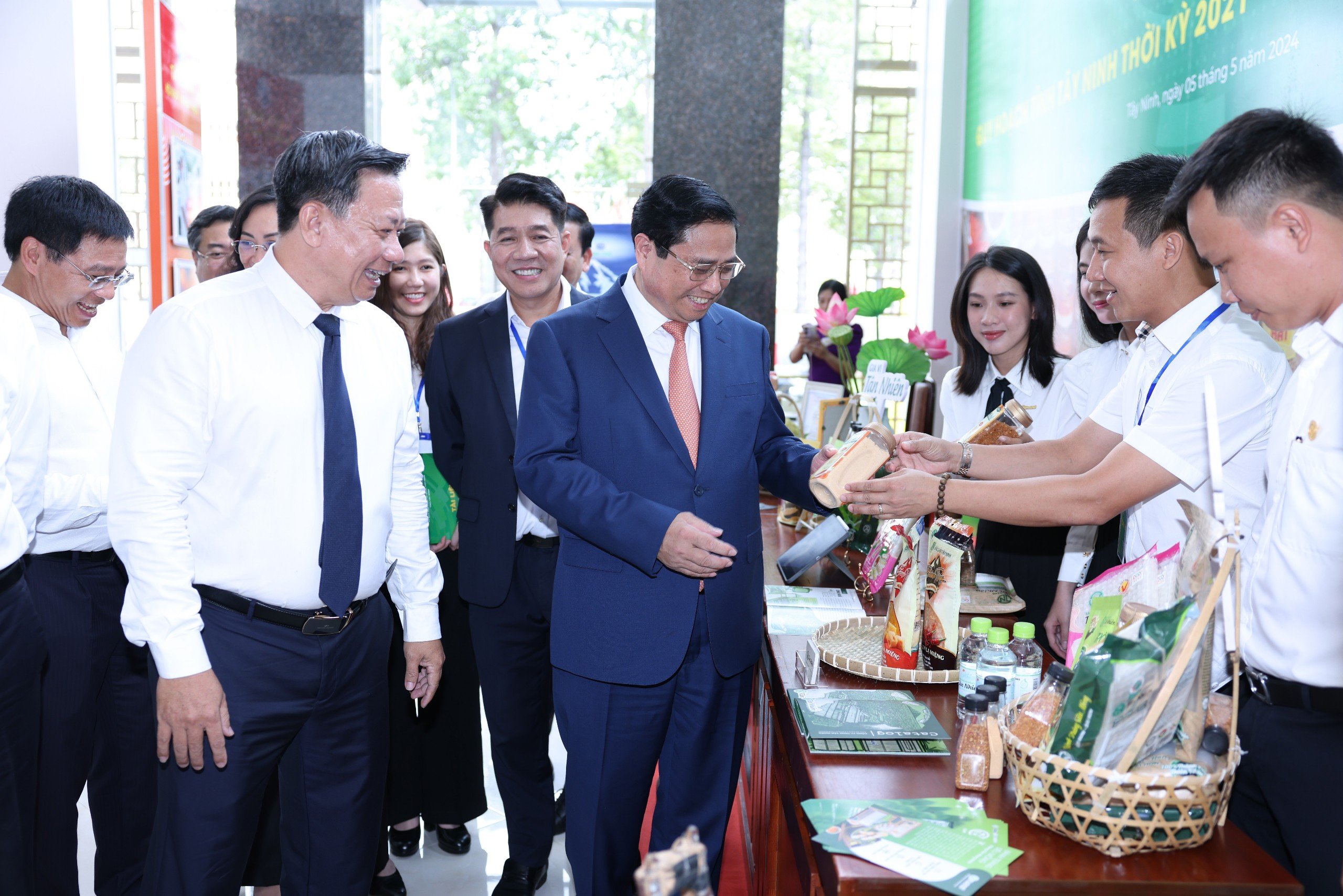 Đưa Tây Ninh trở thành nơi đáng đến và đáng sống: Chú trọng phát triển nông nghiệp xanh, theo chuỗi giá trị- Ảnh 5.