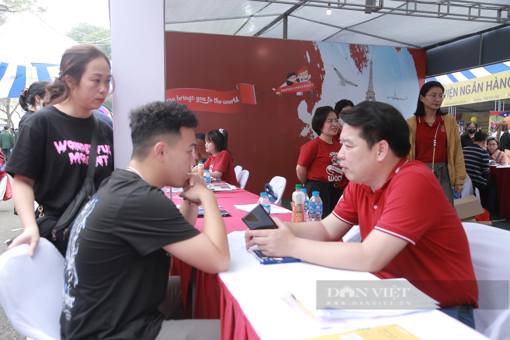 Cấm các trường đại học yêu cầu thí sinh xác nhận nhập học sớm, thu phí "giữ chỗ"- Ảnh 1.
