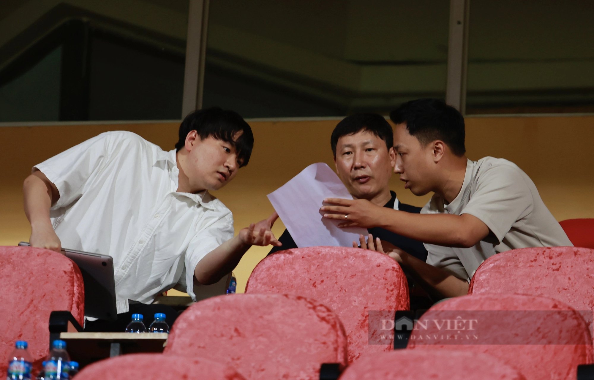 Thủ môn Bùi Tiến Dũng “ghi điểm” với HLV Kim Sang-sik- Ảnh 2.