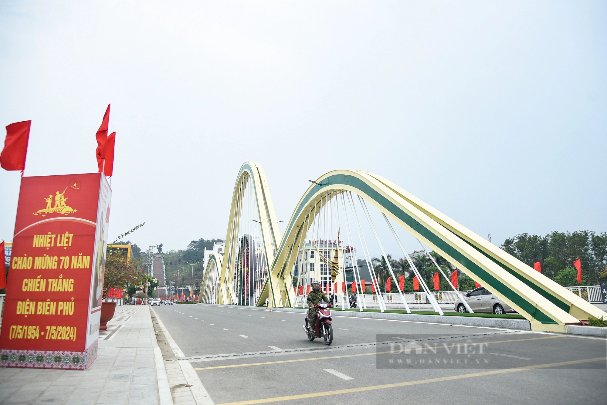 Điện Biên "khoác áo mới", rộn ràng trước giờ chính thức diễn ra lễ diễu binh diễu hành- Ảnh 4.