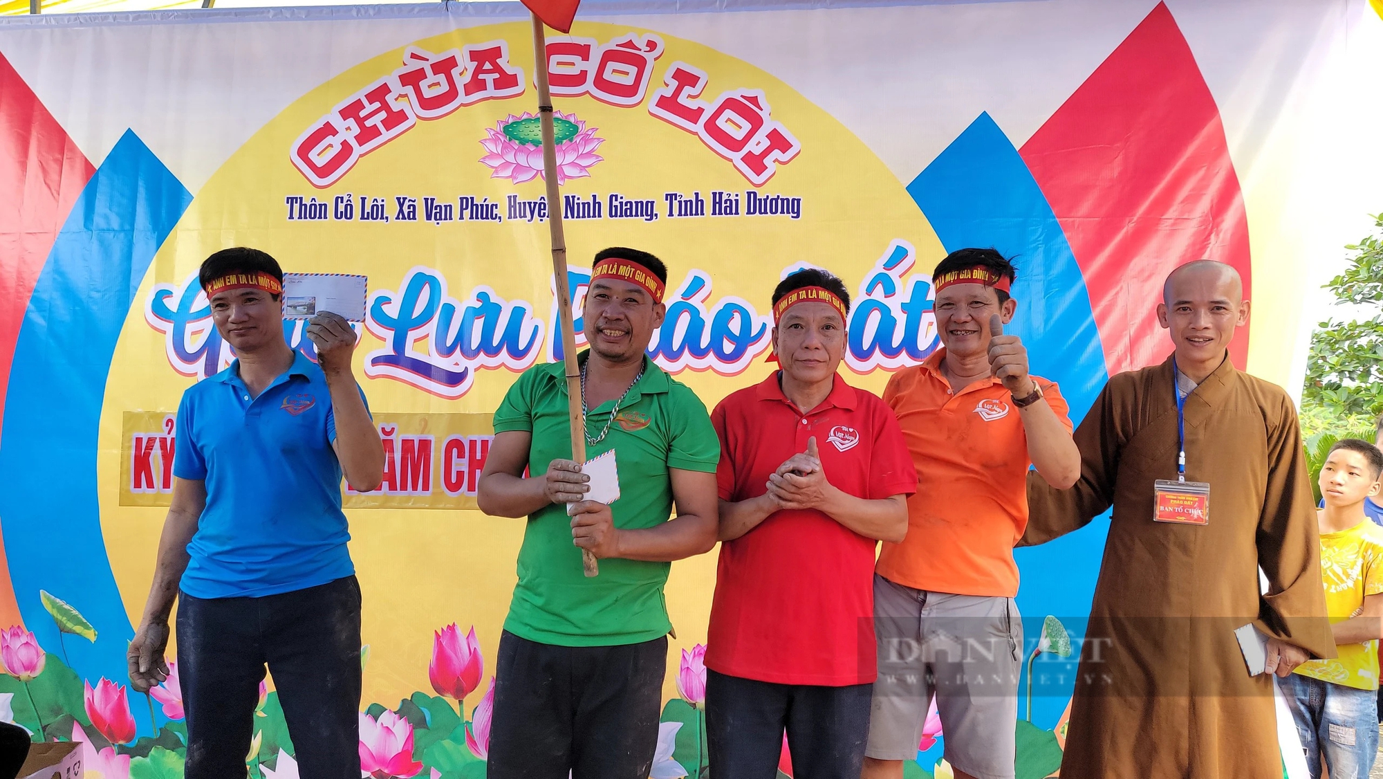 Nông dân một làng ở Hải Dương chơi "pháo nổ, pháo nang" mừng 70 năm chiến thắng Điện Biên Phủ - Ảnh 14.