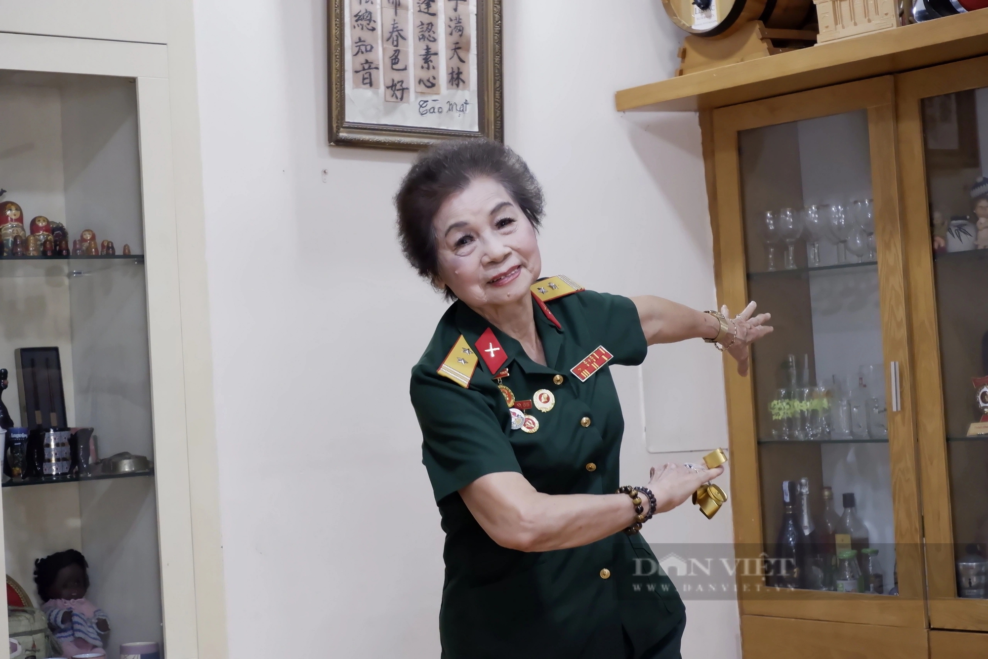 Nữ văn công “xòe lửa” trên chiến trường Điện Biên, xúc động kể về lần biểu diễn trước Bác Hồ, Đại tướng Võ Nguyên Giáp- Ảnh 1.
