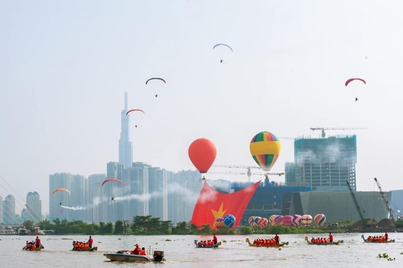 TP.HCM sẽ bắn pháo hoa tại 3 điểm ở Lễ hội Sông nước- Ảnh 2.