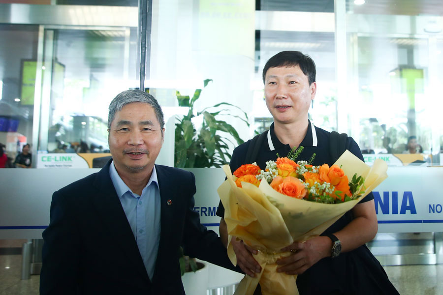 Tin tối (5/5): HLV Kim Sang-sik “từ chối” HLV Lee Young-jin- Ảnh 1.