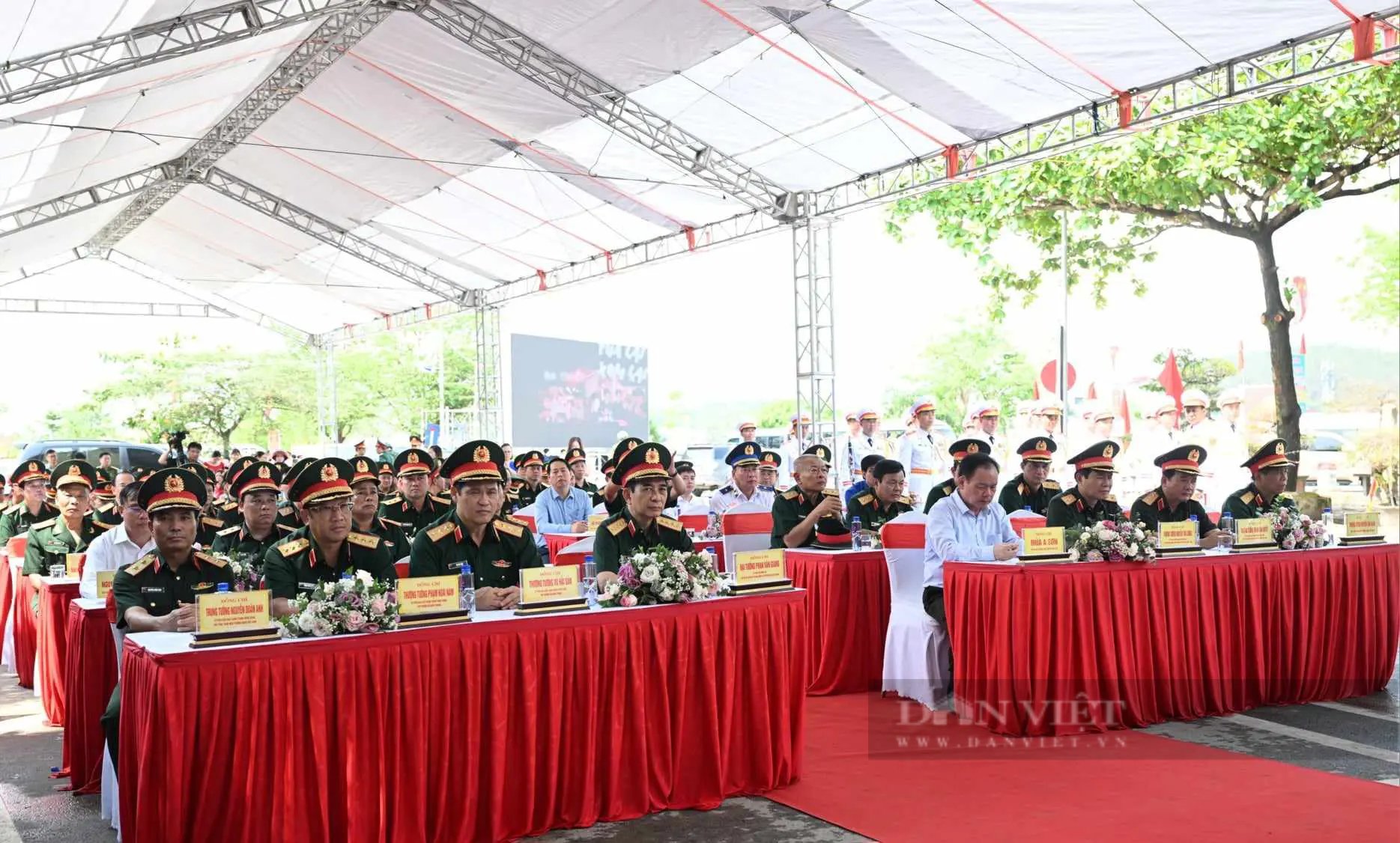 Điện Biên: Tổ chức lễ gắn biển tên đường Tạ Quốc Luật- Ảnh 1.