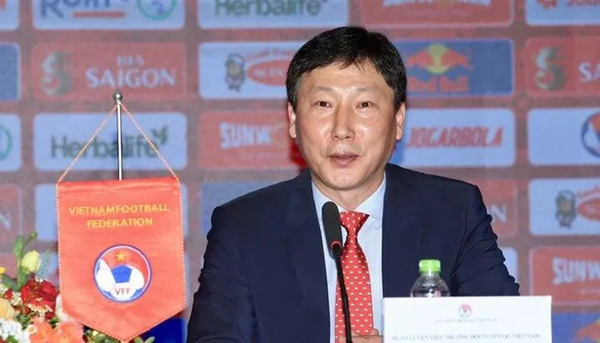Điều gì HLV Kim Sang-sik phải làm được nếu không muốn bị sa thải?- Ảnh 1.