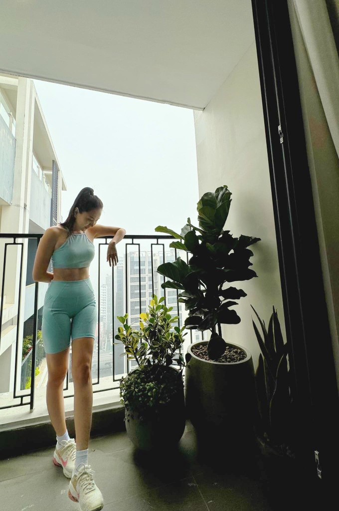 MC Mai Ngọc lần đầu khoe phòng riêng, 'flex' tủ quần áo siêu ngăn nắp trong căn nhà tự mua hậu ly hôn- Ảnh 5.