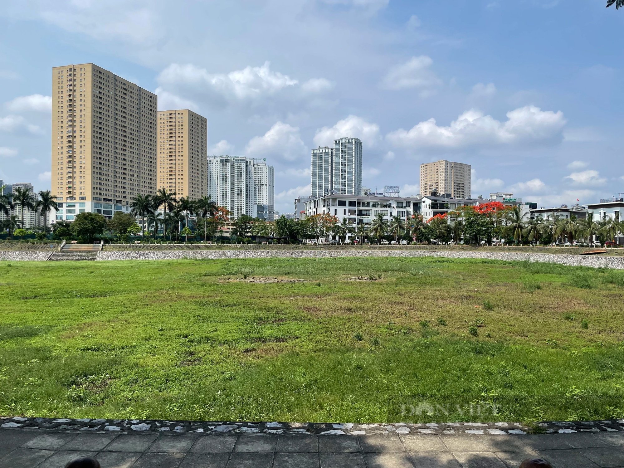 Hồ điều hòa Trung Văn “khát” nước dù Hà Nội mưa nhiều- Ảnh 1.