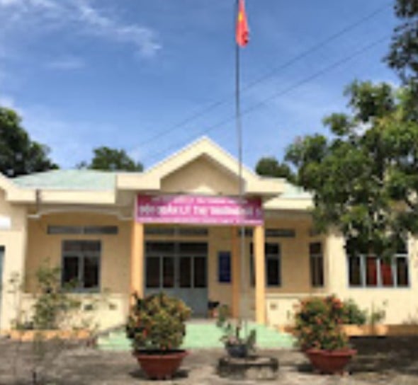 Tạm đình chỉ sử dụng thẻ kiểm tra thị trường 4 công chức quản lý thị trường tỉnh Long An- Ảnh 2.