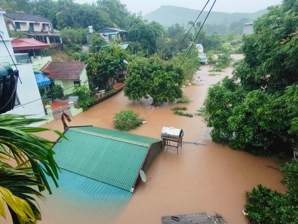 Quảng Ninh thiệt hại 5 tỷ đồng do mưa lớn, riêng Uông Bí hơn 1.000 nhà dân bị ngập- Ảnh 4.