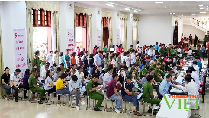 Sôi nổi phong trào hiến máu tình nguyện ở Lai Châu- Ảnh 1. Sôi nổi phong trào hiến máu tình nguyện ở Lai Châu- Ảnh 1.