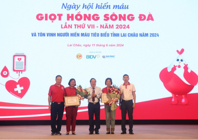 Sôi nổi phong trào hiến máu tình nguyện ở Lai Châu- Ảnh 3. Sôi nổi phong trào hiến máu tình nguyện ở Lai Châu- Ảnh 3.