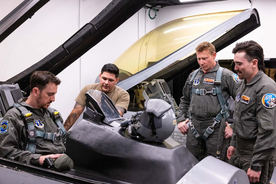 Ukraine tính gửi một số tiêm kích F-16 ở căn cứ nước ngoài để tránh bị tìm diệt- Ảnh 1.