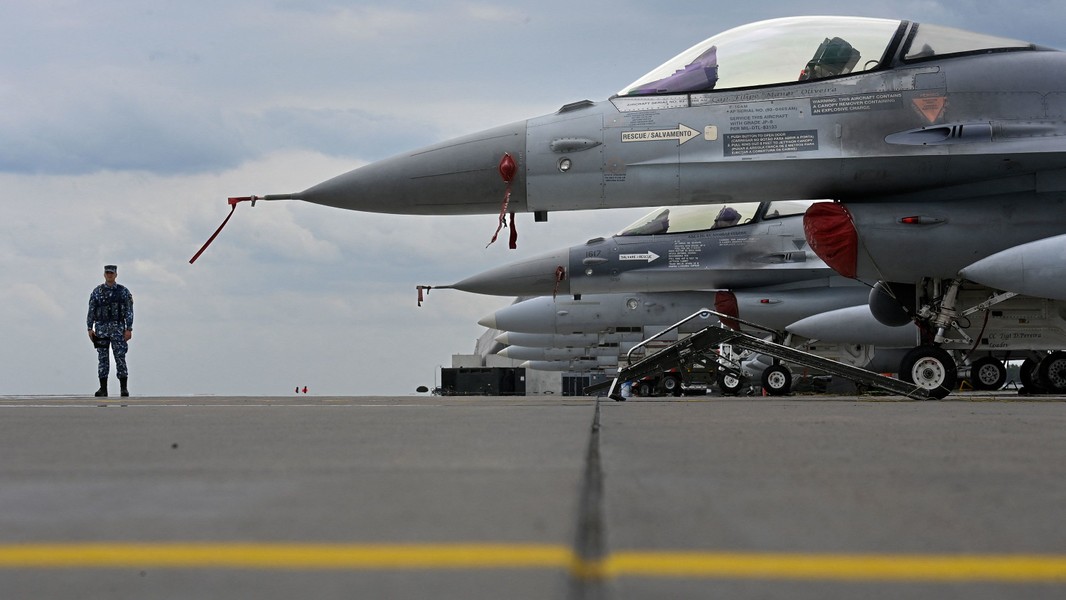 Ukraine tính gửi một số tiêm kích F-16 ở căn cứ nước ngoài để tránh bị tìm diệt- Ảnh 8.