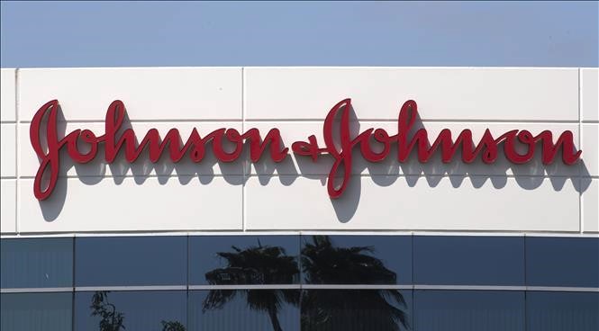 Johnson & Johnson gỡ rối vụ kiện an toàn sản phẩm phấn rôm- Ảnh 1.