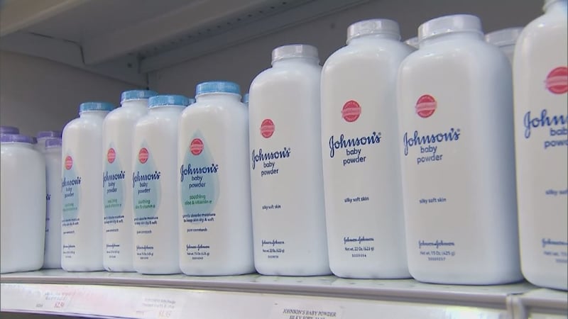 Johnson & Johnson gỡ rối vụ kiện an toàn sản phẩm phấn rôm- Ảnh 2.