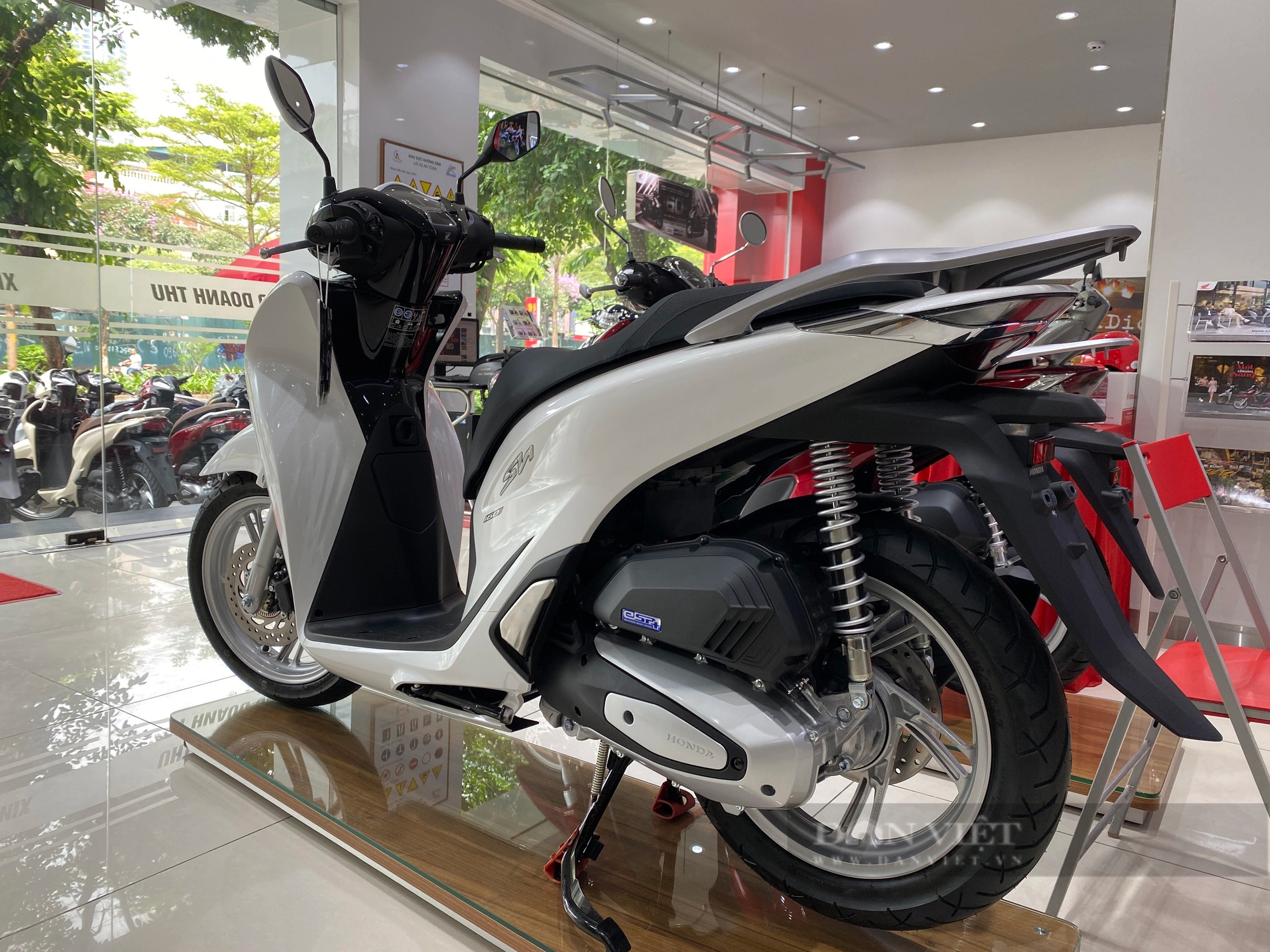 Honda SH, Vision vẫn bị "đội giá" tại đại lý dù vắng khách- Ảnh 3.