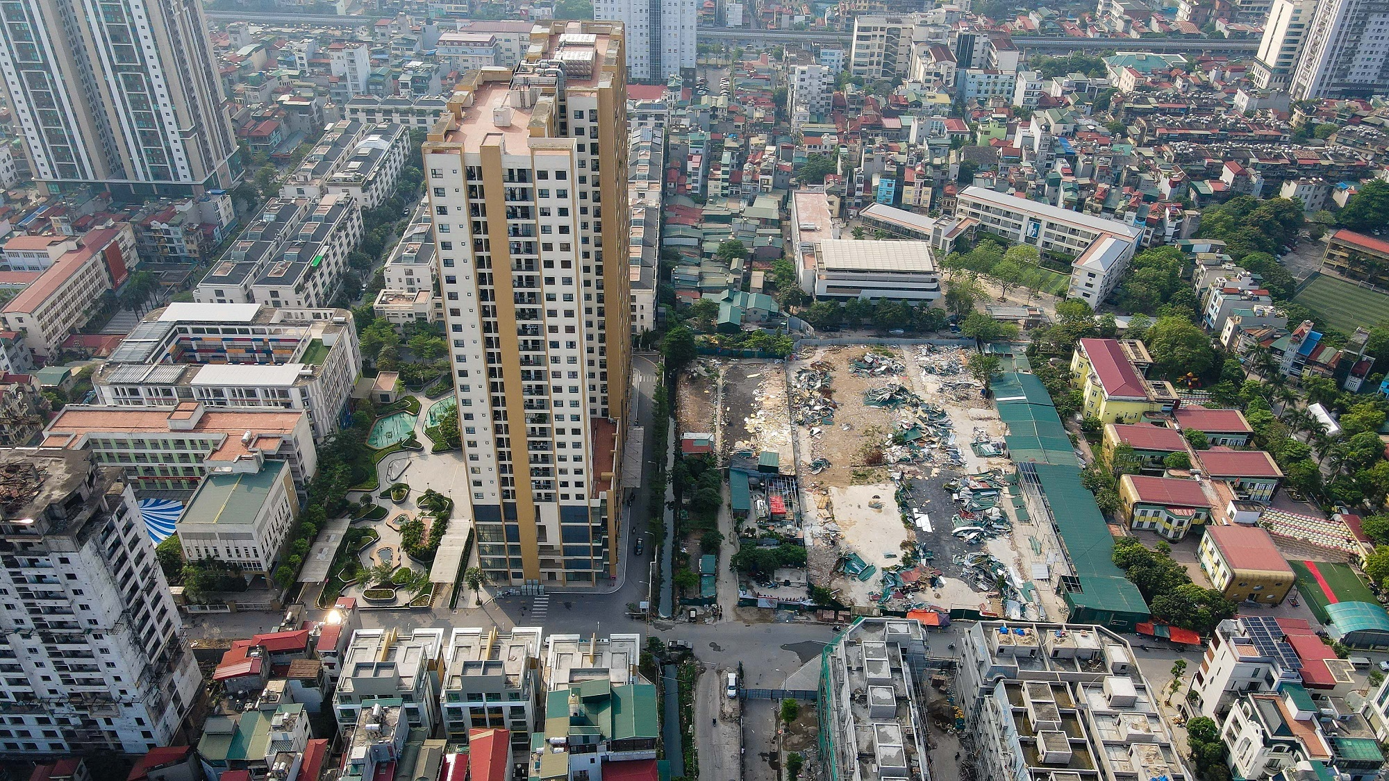 Phó Thủ tướng chỉ ra vướng mắc trong phát triển nhà ở xã hội- Ảnh 1.