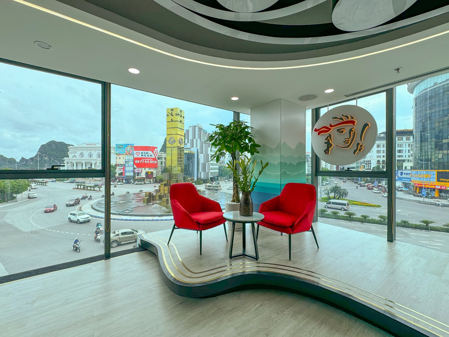 Prudential khai trương văn phòng PRUVenture Quảng Ninh, khẳng định chiến lược đầu tư dài hạn vào con người- Ảnh 2.
