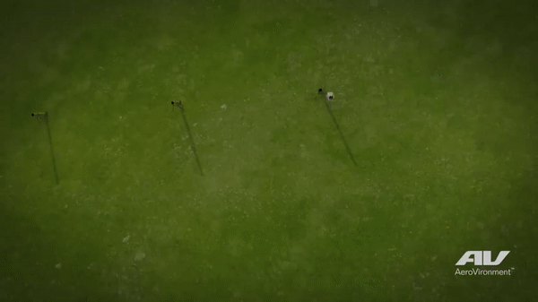 Cận cảnh Ukraine dùng UAV dao bấm Mỹ tập kích tổ hợp phòng không Buk-M1 Nga- Ảnh 8.