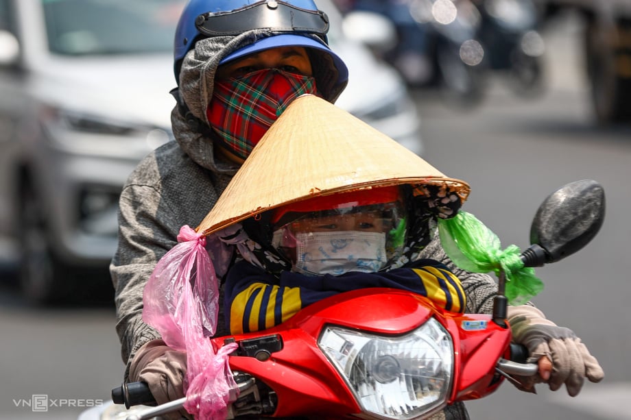 Ngày mai (15/6) Bắc Bộ có xu hướng dịu dần, Trung Bộ nắng nóng đặc biệt gay gắt kéo dài- Ảnh 1.