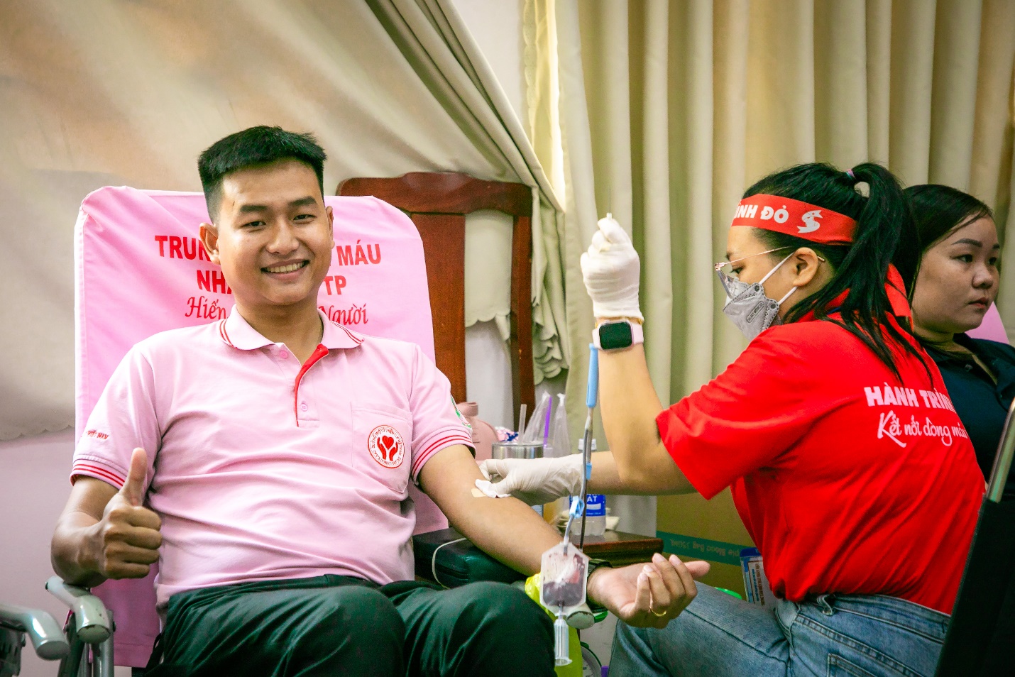 Hành trình Đỏ 2024: Lan tỏa yêu thương và tôn vinh những tấm lòng vàng- Ảnh 3.