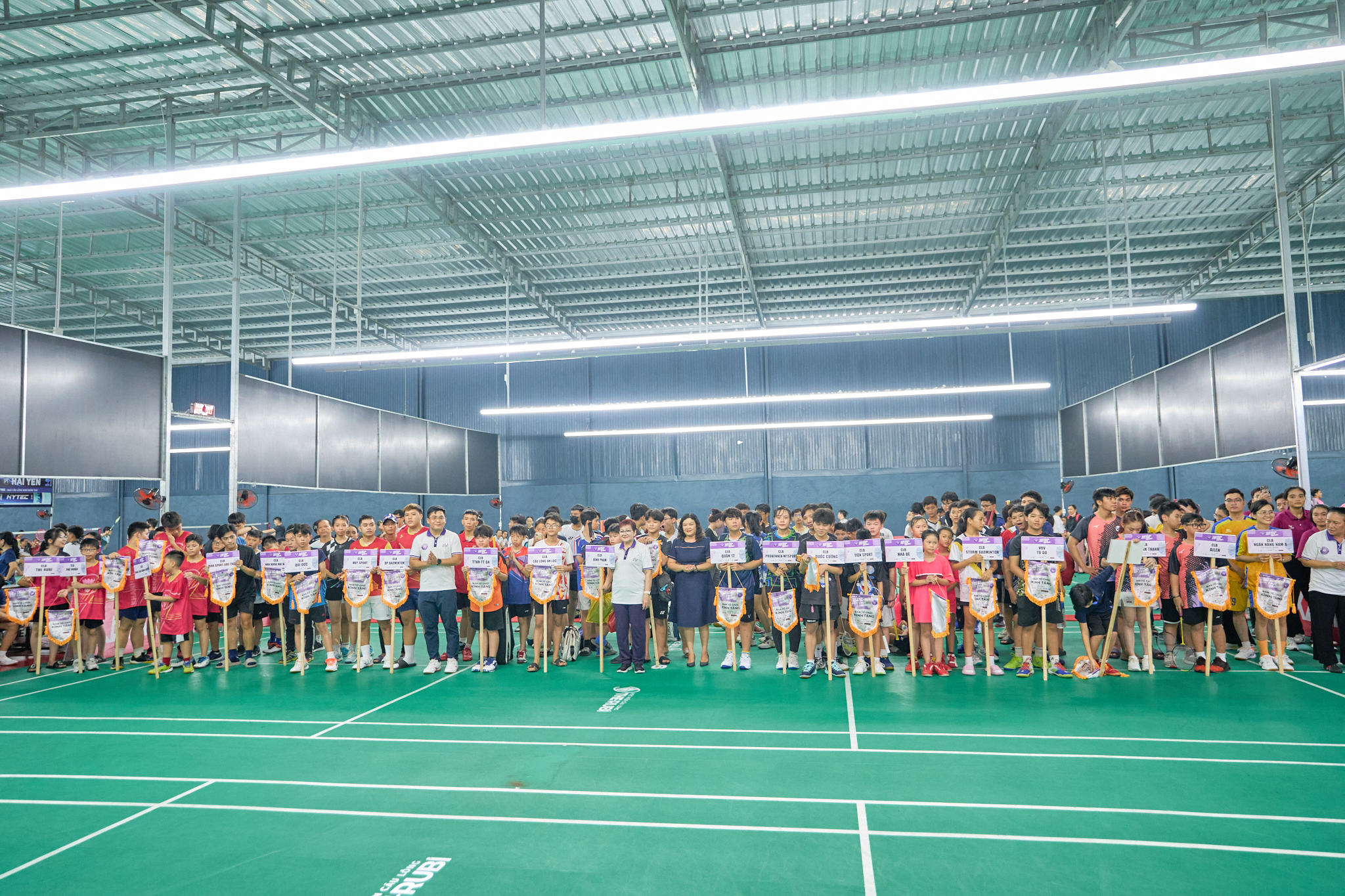 Đem cầu lông đến với trẻ vùng sâu qua Chương trình “Con muốn được chơi cầu lông”- Ảnh 1.