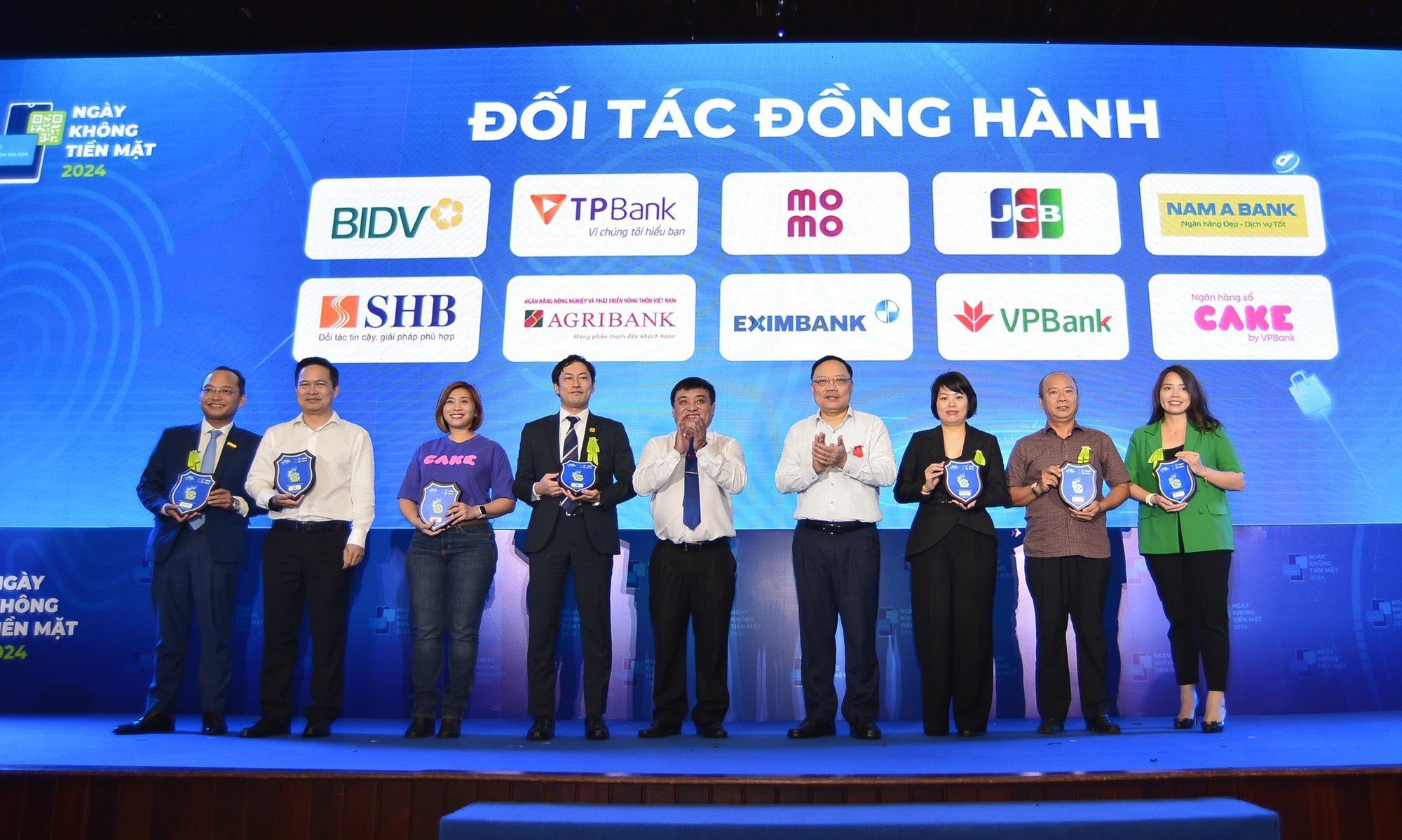 Ngày không tiền mặt 2024: Nam A Bank mang đến nhiều trải nghiệm thanh toán hiện đại - Ảnh 1.
