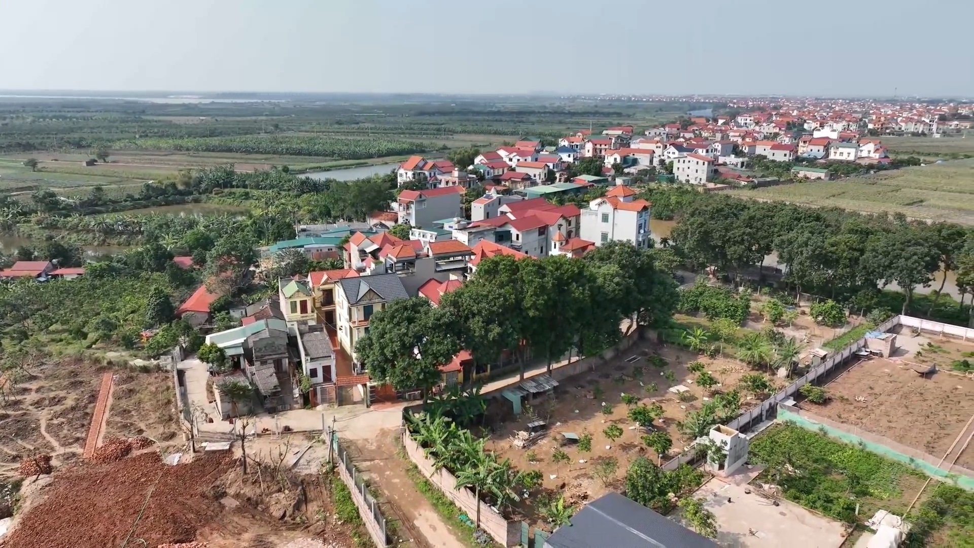 Luật Đất đai 2024 dự kiến có hiệu lực từ 1/8/2024, người dân sở hữu đất sớm hưởng lợi- Ảnh 1.