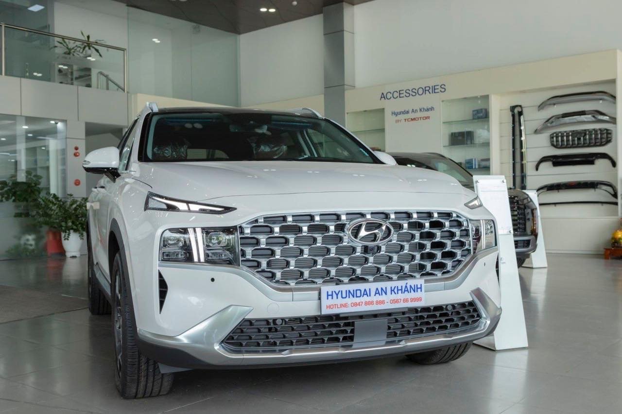 Hyundai Venue, Santa Fe giảm giá niêm yết đến 100 triệu đồng- Ảnh 5.