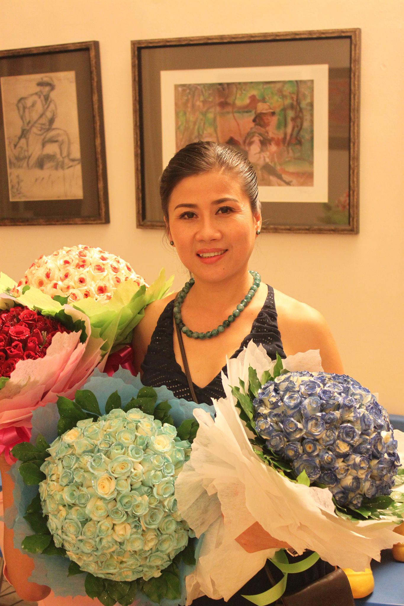 Thử vai quần chúng, nữ nghệ sĩ cải lương được mời hát "Dạ cổ hoài lang" trong phim đoạt giải Cannes 2024 - Ảnh 3.