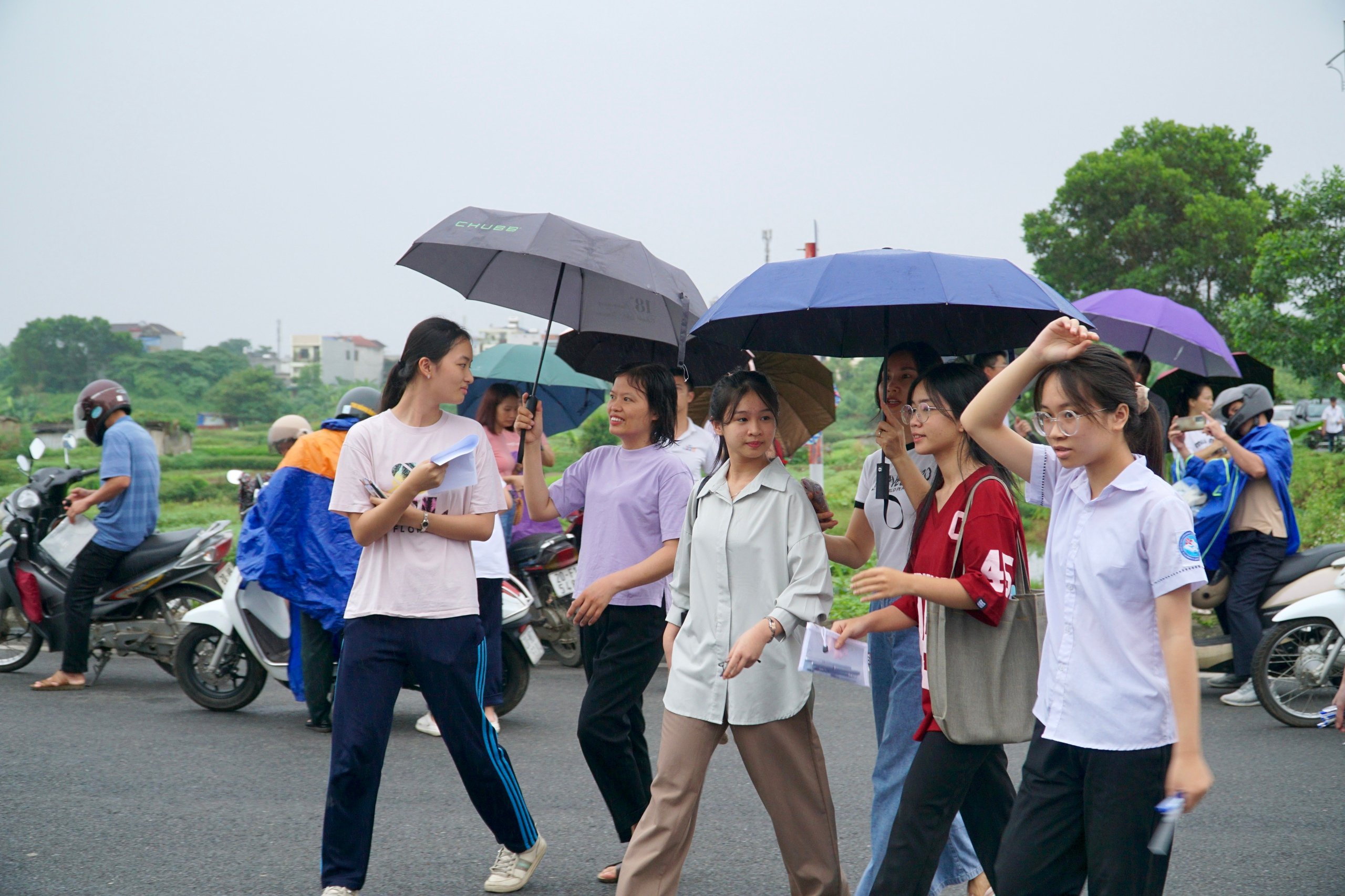 Thái Nguyên công bố điểm chuẩn vào lớp 10, có trường tăng 9 điểm so với năm trước- Ảnh 1.