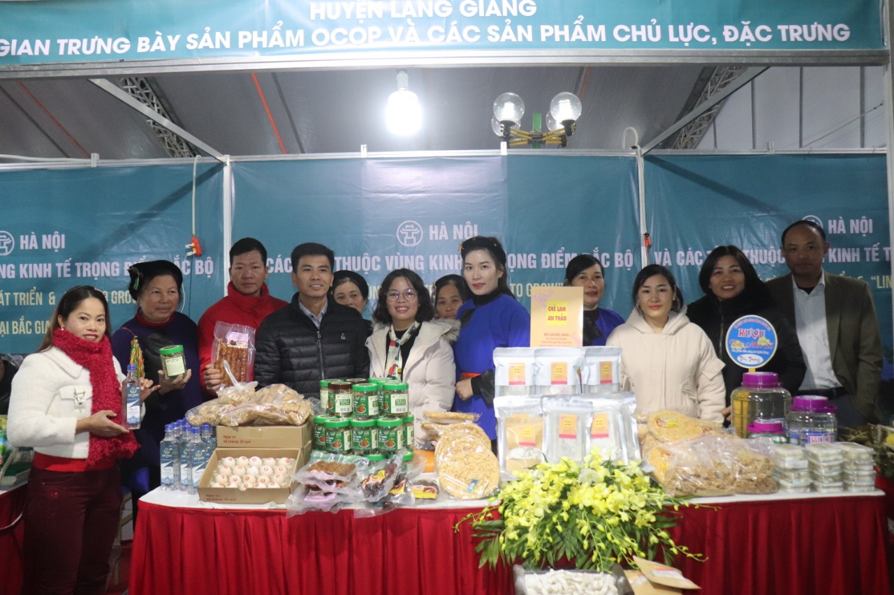 Lạng Giang (Bắc Giang): Nỗ lực đưa sản phẩm OCOP lên tầm cao mới- Ảnh 3.