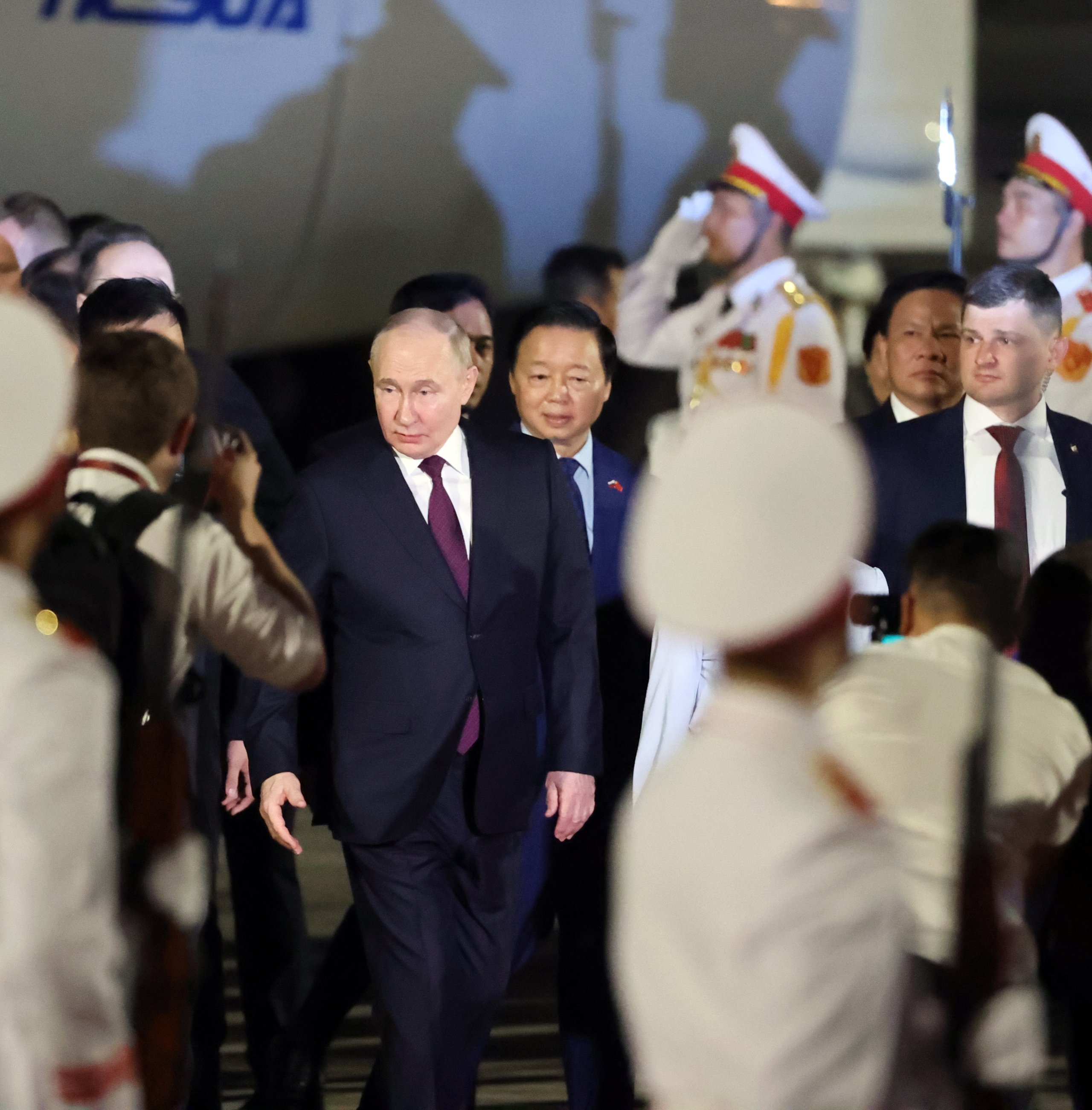 Toàn cảnh chuyến thăm Việt Nam của Tổng thống Nga Vladimir Putin- Ảnh 8.