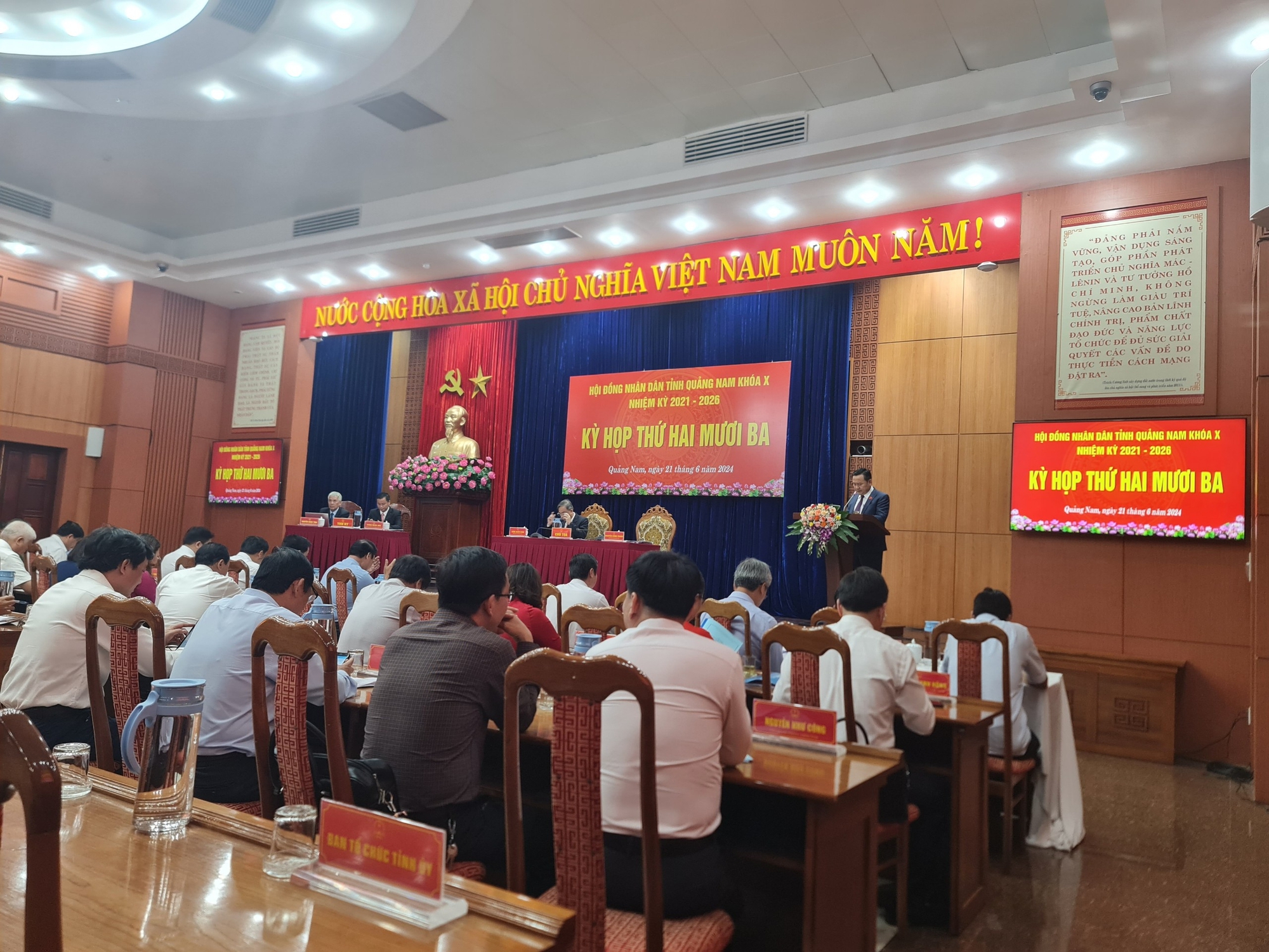 Sáng nay, HĐND tỉnh Quảng Nam bầu các chức danh lãnh đạo chủ chốt UBND tỉnh  - Ảnh 2.