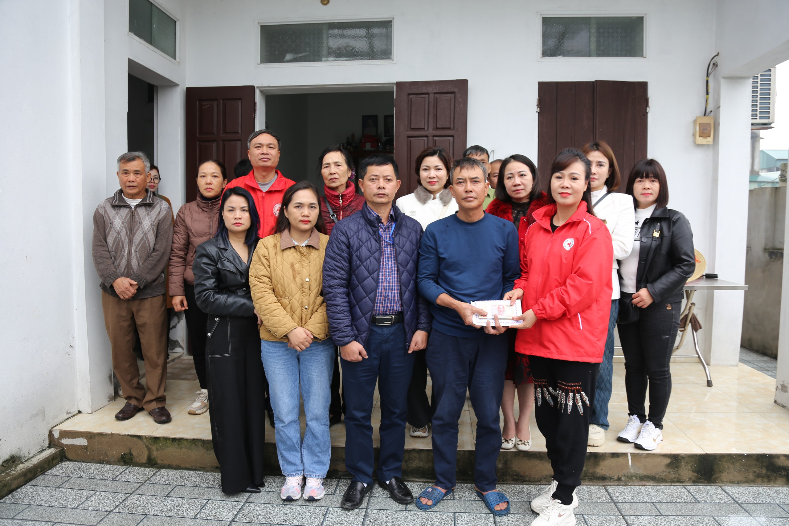 Khóc - cười cùng những phận đời khó khăn- Ảnh 4.
