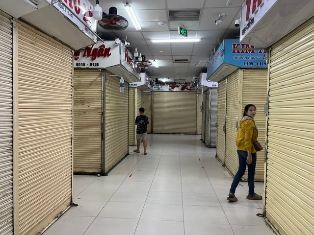 Tiểu thương chợ An Đông đồng loạt đóng sạp- Ảnh 1.