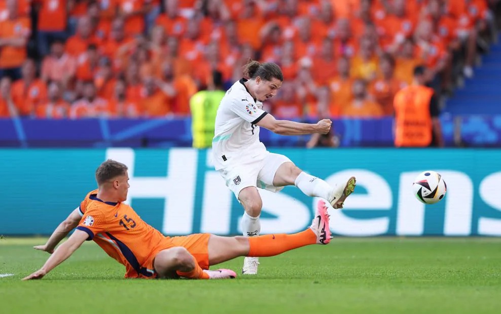 Kết quả Hà Lan vs Áo: "Toà tháp" van Dijk mắc lỗi, VAR cũng không cứu nổi Hà Lan- Ảnh 6.